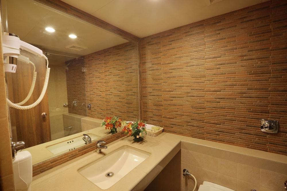 Abbott Hotel Navi Mumbai Buitenkant foto