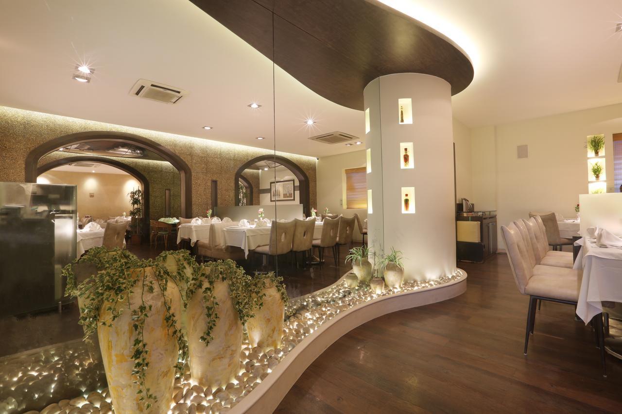 Abbott Hotel Navi Mumbai Buitenkant foto