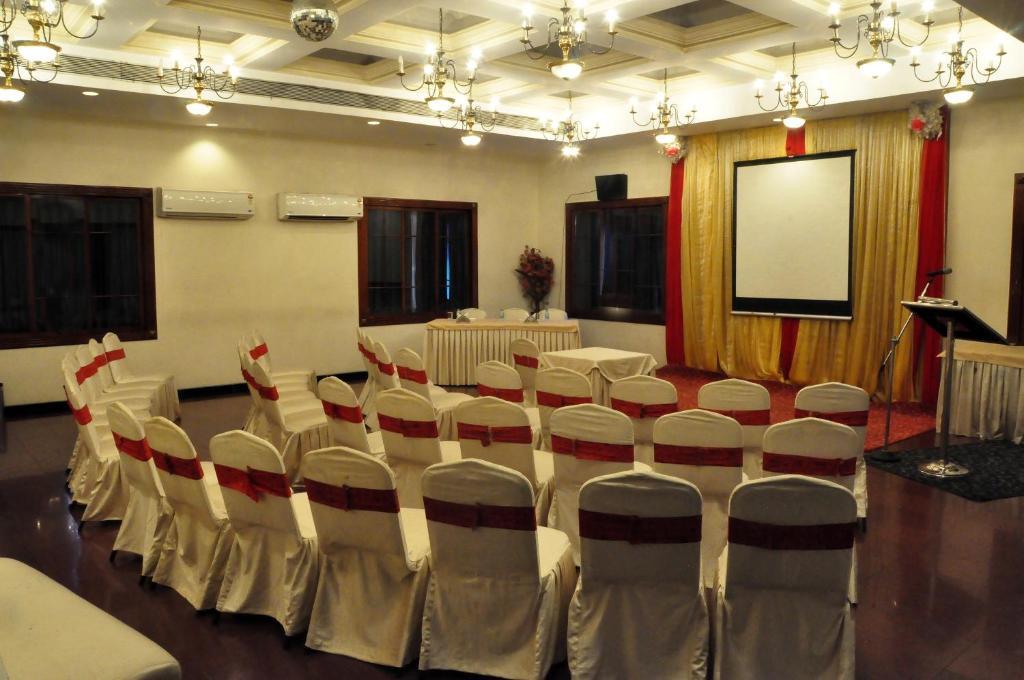 Abbott Hotel Navi Mumbai Buitenkant foto